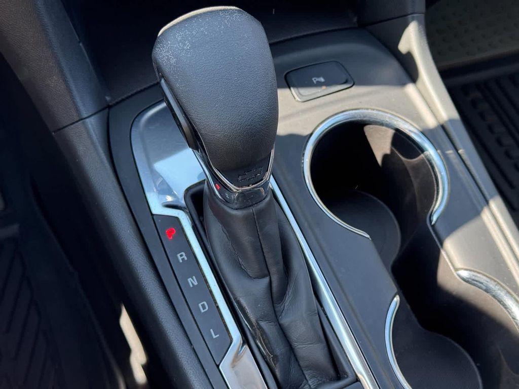 used 2024 Chevrolet Equinox car, priced at $22,268