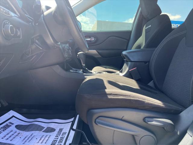 used 2021 Jeep Cherokee car, priced at $17,044