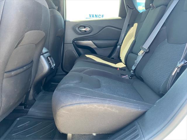 used 2021 Jeep Cherokee car, priced at $17,044