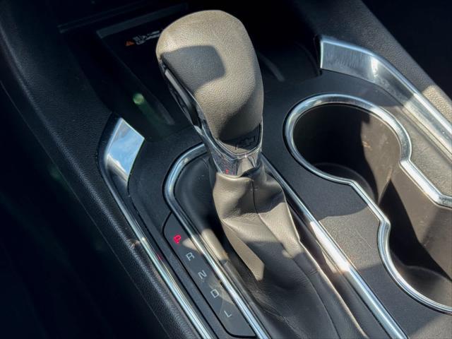 used 2023 Chevrolet Traverse car, priced at $27,690