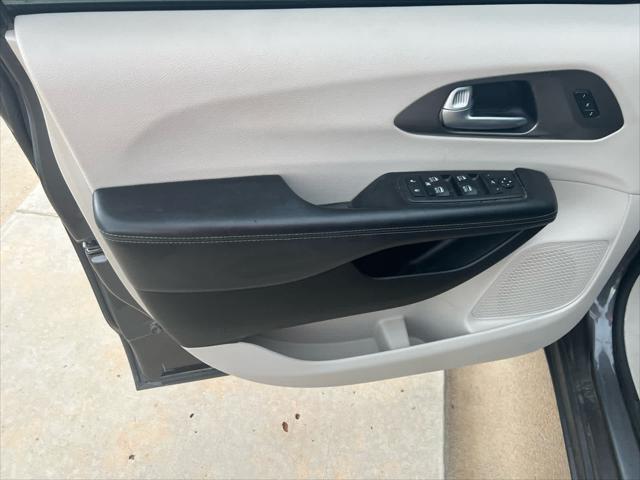 used 2018 Chrysler Pacifica car, priced at $17,499