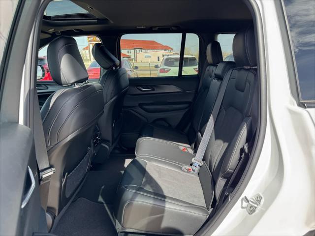 new 2025 Jeep Grand Cherokee car, priced at $43,205