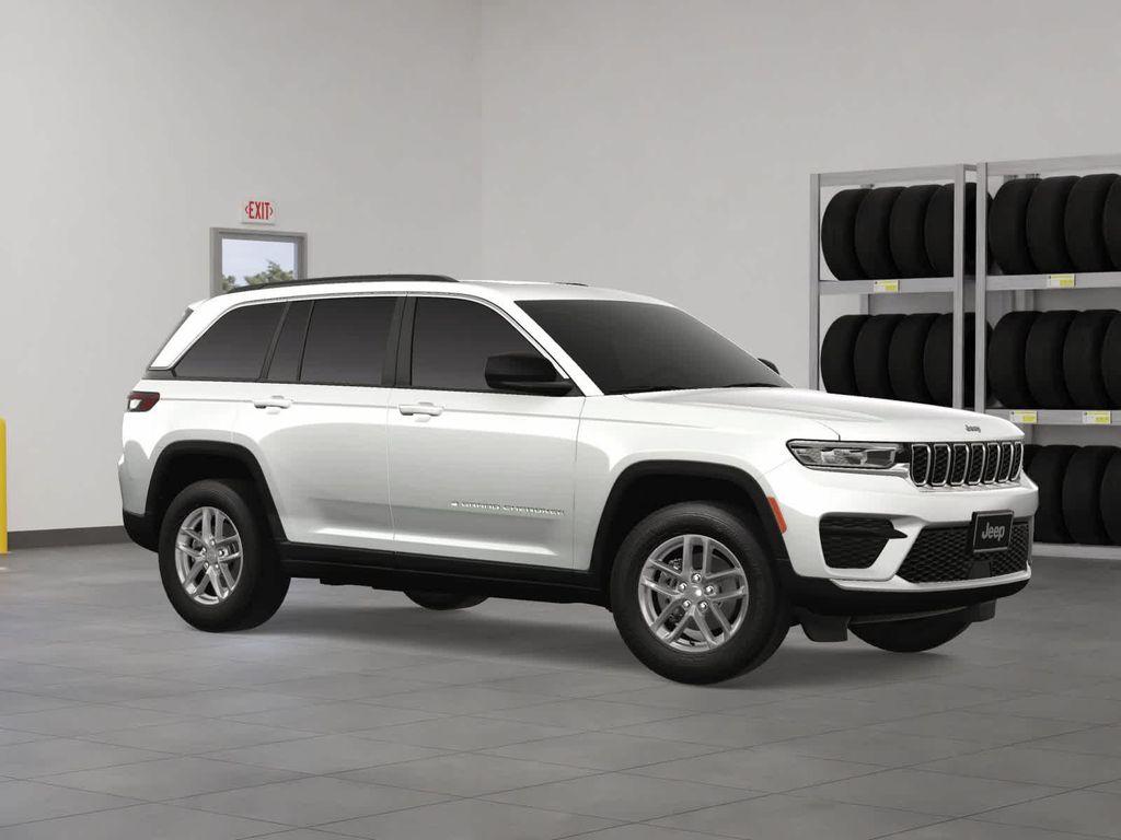new 2025 Jeep Grand Cherokee car, priced at $43,575
