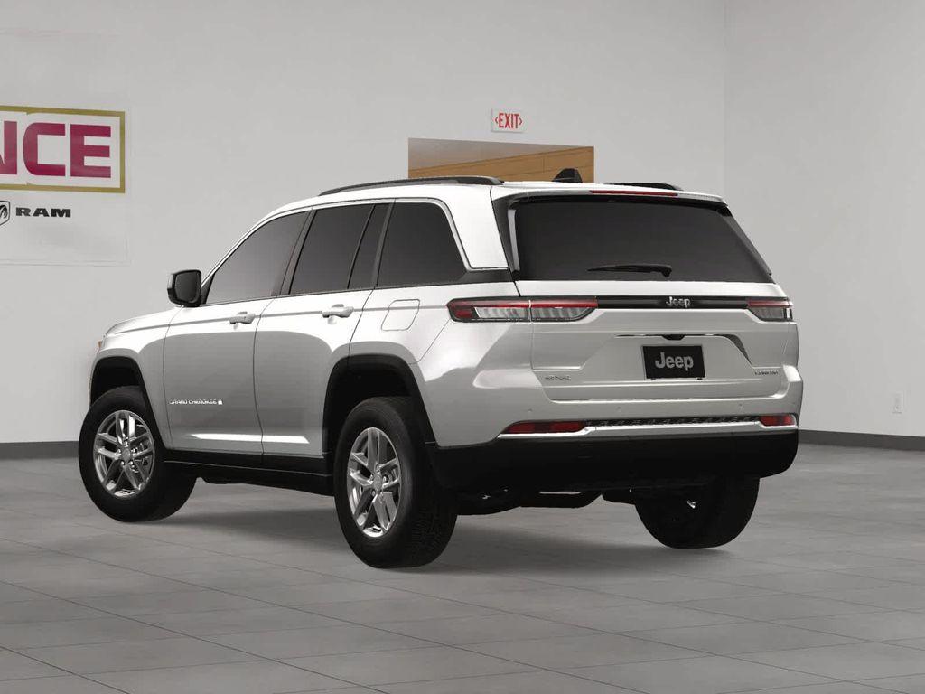 new 2025 Jeep Grand Cherokee car, priced at $43,575