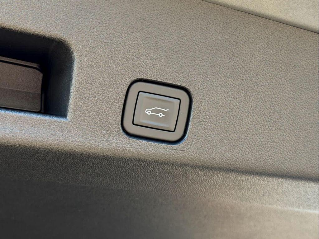 new 2026 Chevrolet Traverse car, priced at $52,335