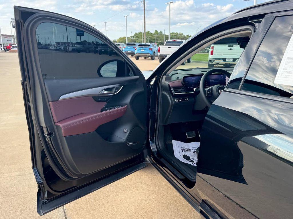 used 2025 Buick Envision car, priced at $34,981