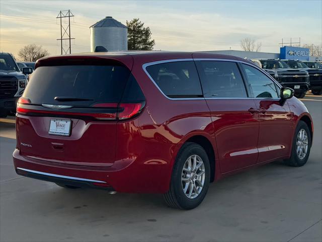 new 2025 Chrysler Pacifica car, priced at $43,352