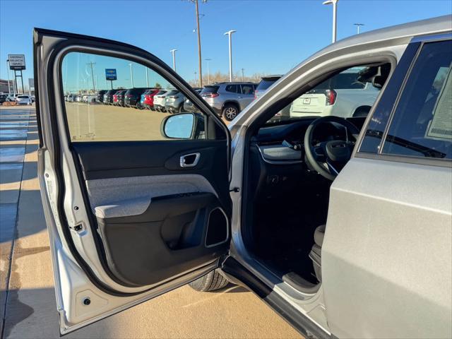 new 2025 Jeep Compass car, priced at $28,090