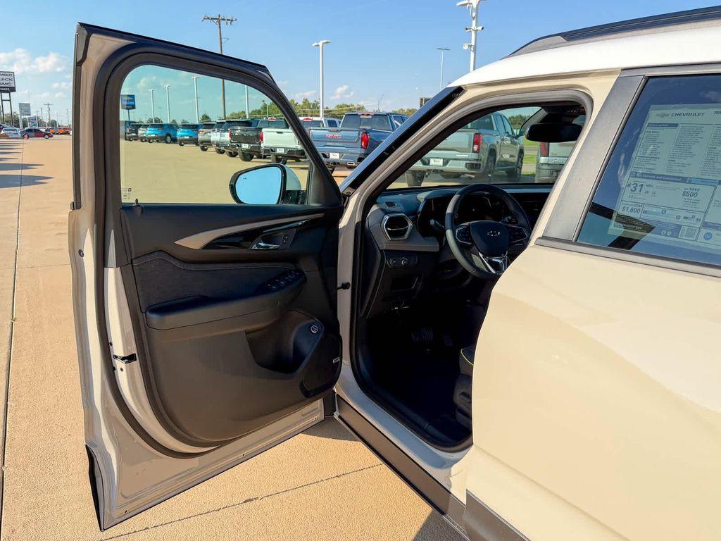 new 2026 Chevrolet TrailBlazer car, priced at $32,870