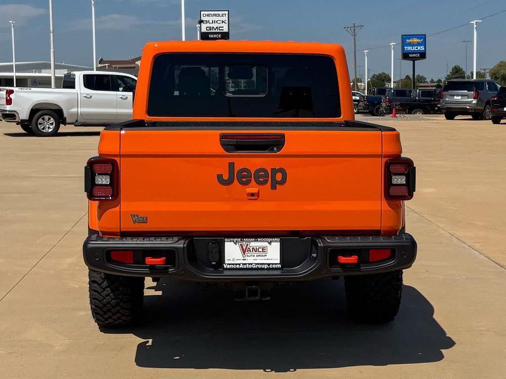 new 2025 Jeep Gladiator car, priced at $65,040