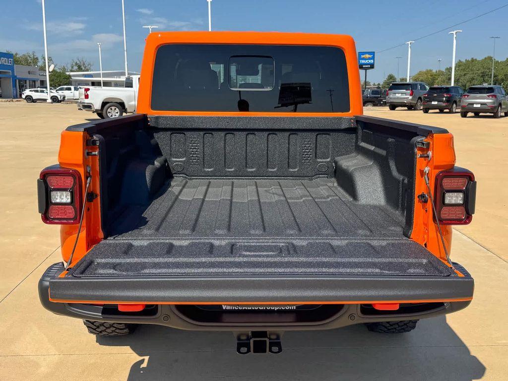 new 2025 Jeep Gladiator car, priced at $65,040