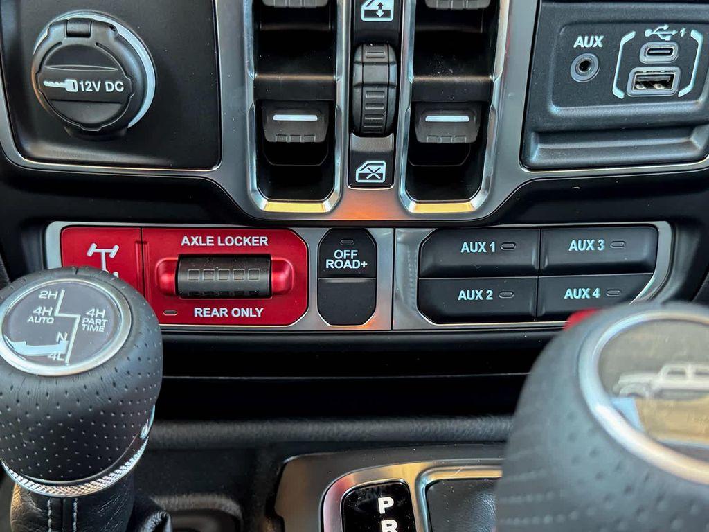 new 2025 Jeep Gladiator car, priced at $65,040