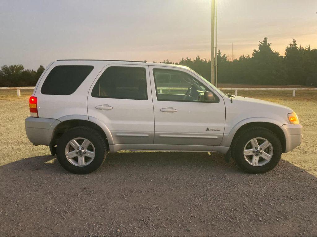 used 2005 Ford Escape Hybrid car, priced at $8,995