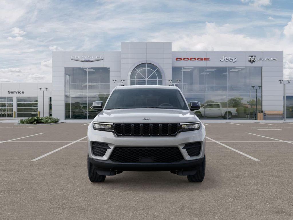 new 2025 Jeep Grand Cherokee car, priced at $44,230