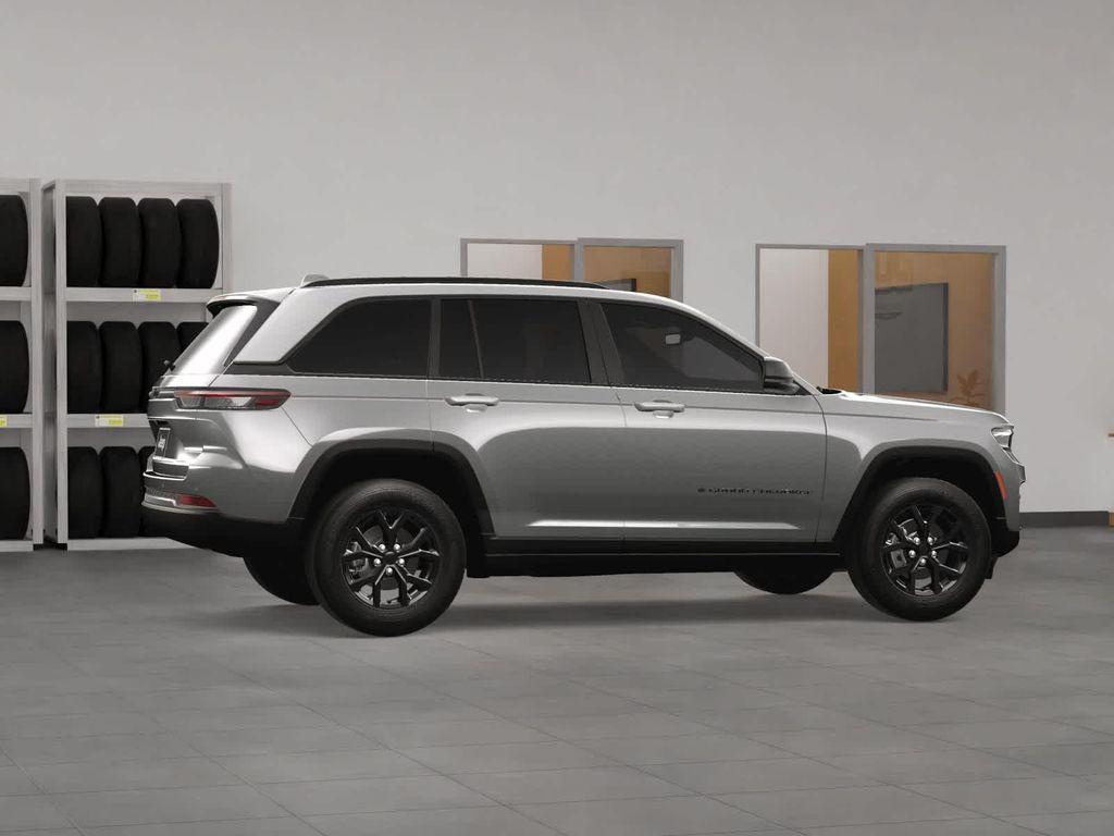 new 2025 Jeep Grand Cherokee car, priced at $46,230