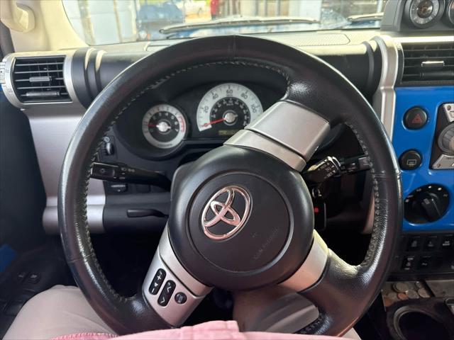 used 2007 Toyota FJ Cruiser car, priced at $15,000