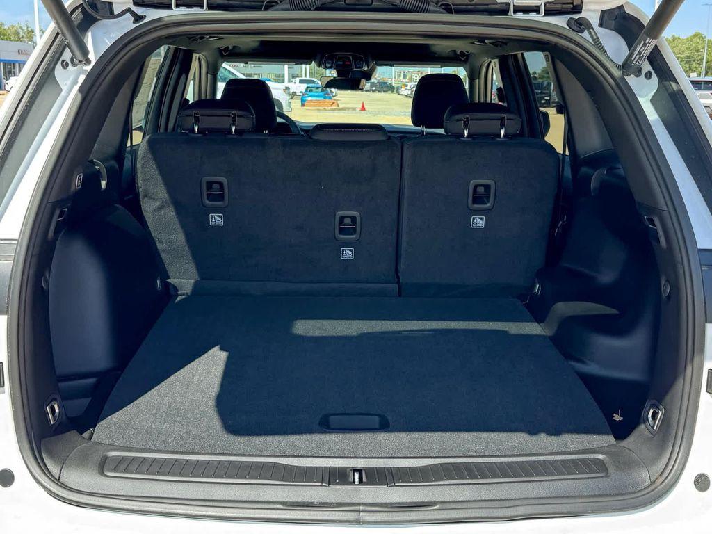 new 2025 Jeep Grand Cherokee car, priced at $43,575