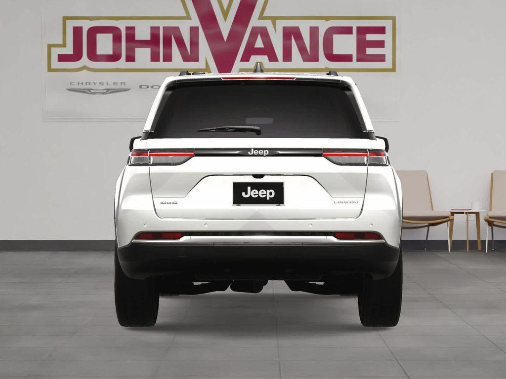 new 2025 Jeep Grand Cherokee car, priced at $43,575
