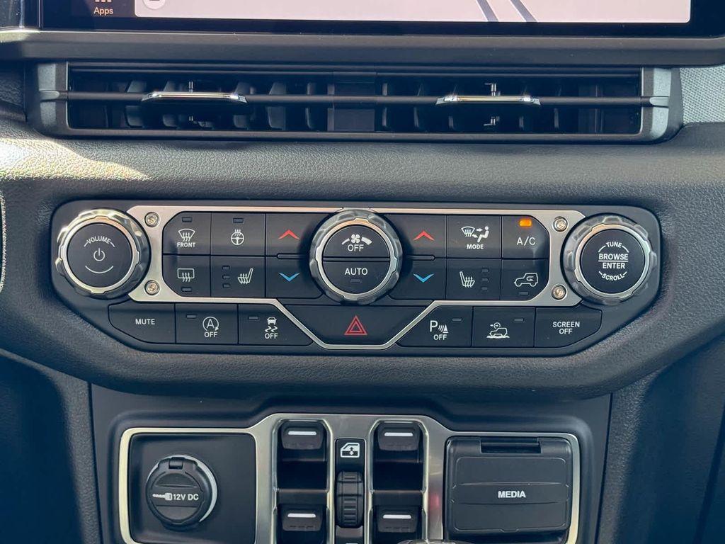 new 2025 Jeep Gladiator car, priced at $49,630