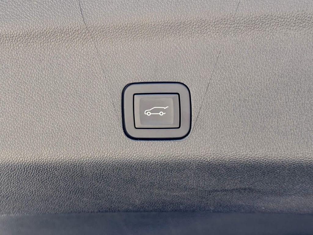 used 2024 GMC Yukon car, priced at $58,843