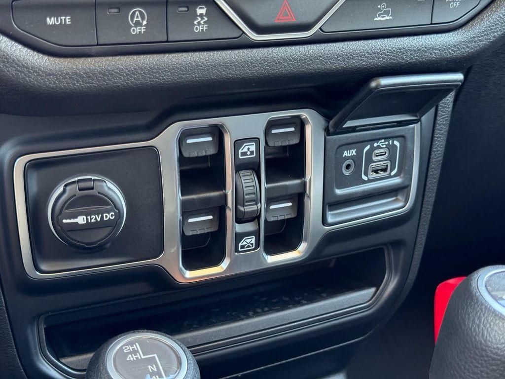 new 2025 Jeep Wrangler car, priced at $46,010