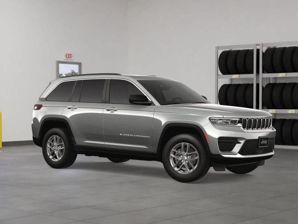 new 2025 Jeep Grand Cherokee car, priced at $42,375