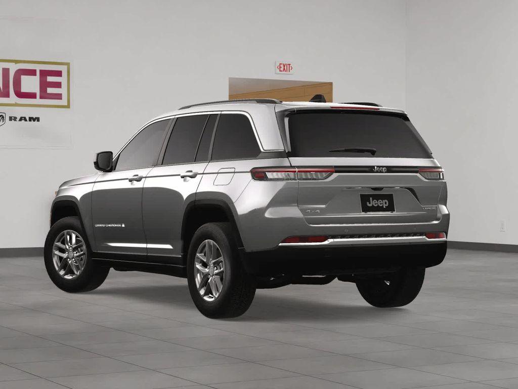new 2025 Jeep Grand Cherokee car, priced at $42,375
