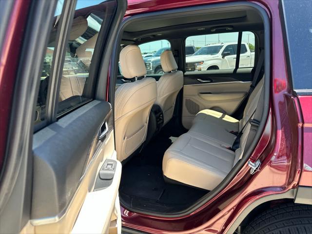used 2025 Jeep Grand Cherokee car, priced at $45,000