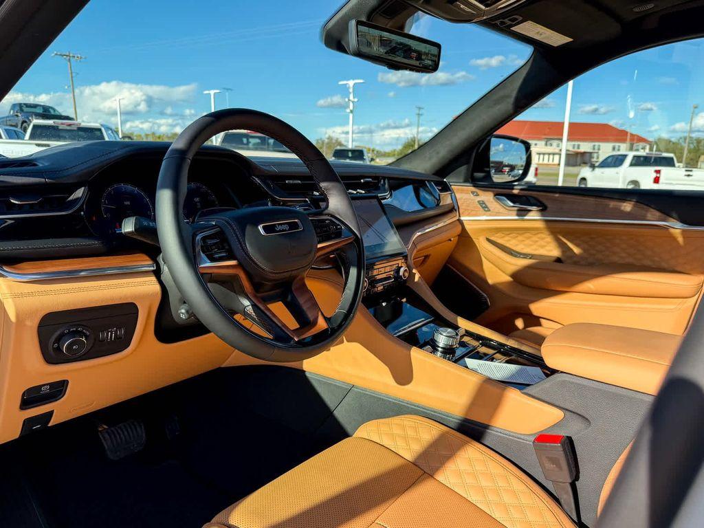 new 2025 Jeep Grand Cherokee car, priced at $68,825