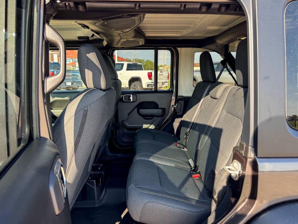 new 2025 Jeep Wrangler car, priced at $46,345