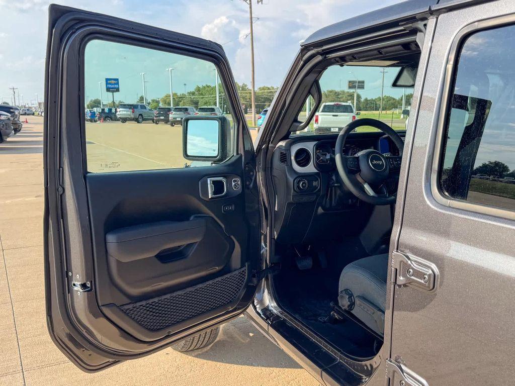 new 2025 Jeep Wrangler car, priced at $46,345