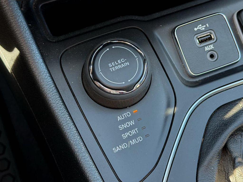 used 2022 Jeep Cherokee car, priced at $24,774