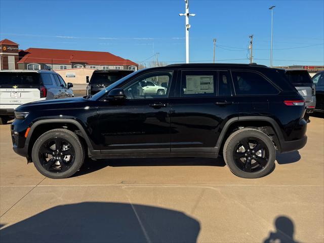 new 2025 Jeep Grand Cherokee car, priced at $47,890