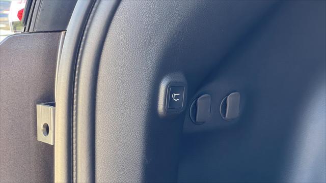 new 2023 Jeep Cherokee car, priced at $38,585