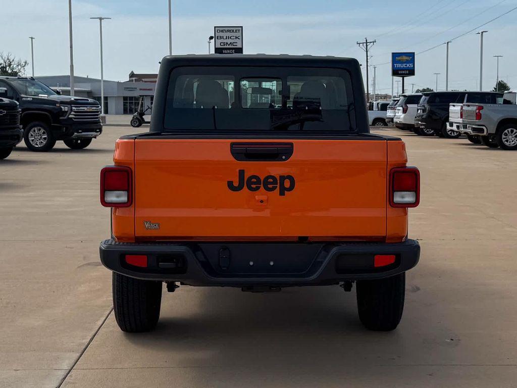 new 2025 Jeep Gladiator car, priced at $40,373