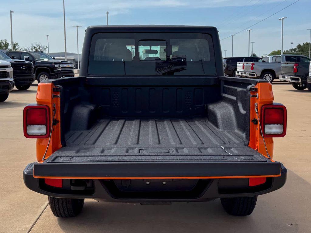 new 2025 Jeep Gladiator car, priced at $40,373