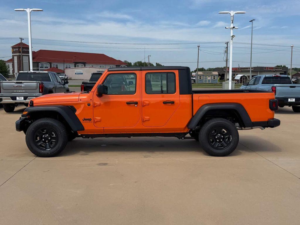 new 2025 Jeep Gladiator car, priced at $40,373