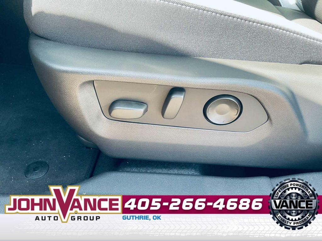 used 2025 Buick Envision car, priced at $35,850