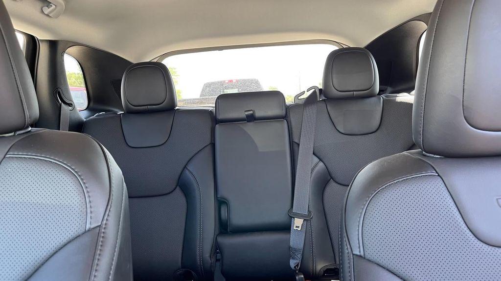 new 2023 Jeep Cherokee car, priced at $37,890