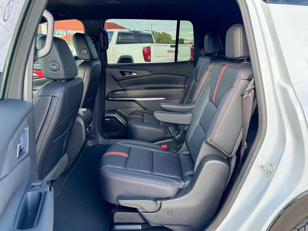 new 2026 Chevrolet Traverse car, priced at $60,330