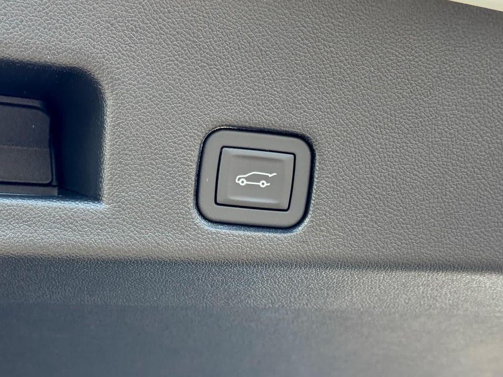 new 2026 Chevrolet Traverse car, priced at $60,330