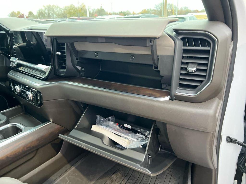 used 2022 GMC Sierra 1500 car, priced at $43,997