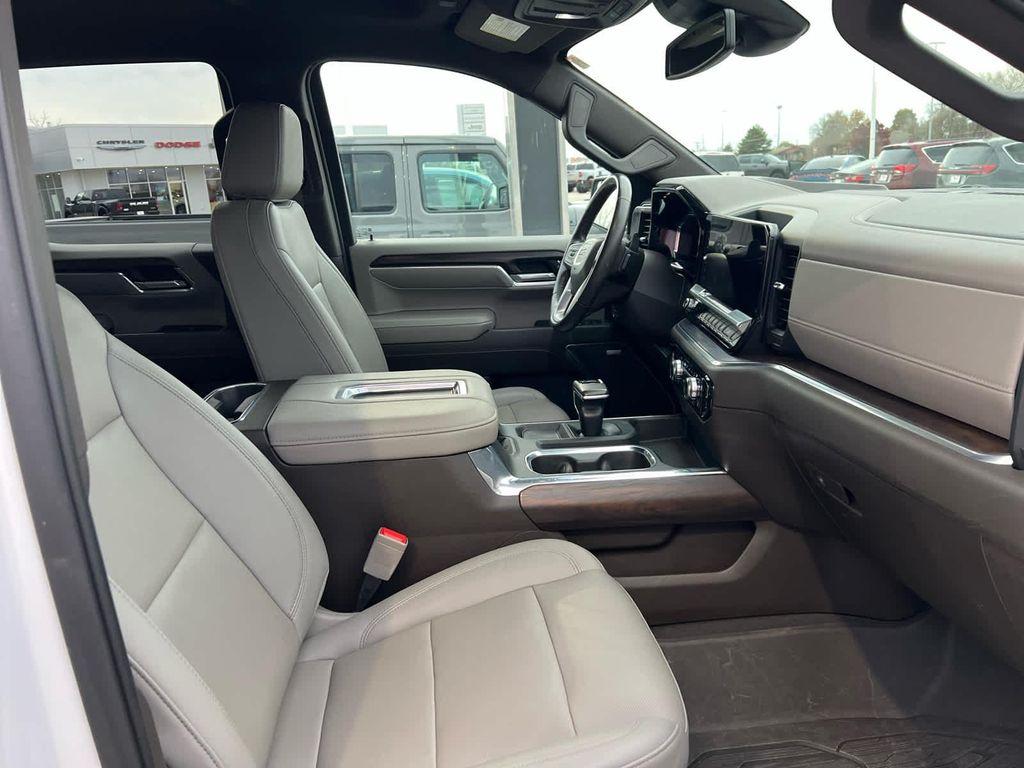 used 2022 GMC Sierra 1500 car, priced at $43,997