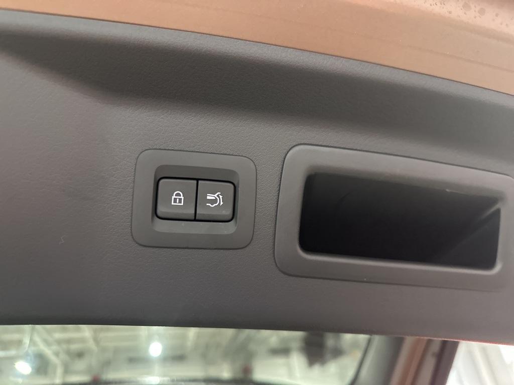 new 2025 Mazda CX-70 PHEV car, priced at $55,151