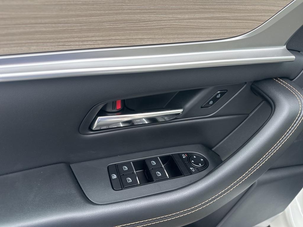 new 2025 Mazda CX-70 PHEV car, priced at $56,099