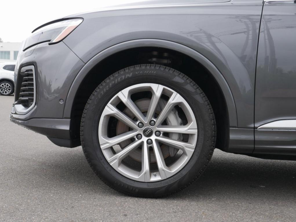 used 2025 Audi Q7 car, priced at $58,400