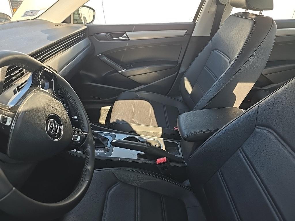 used 2021 Volkswagen Passat car