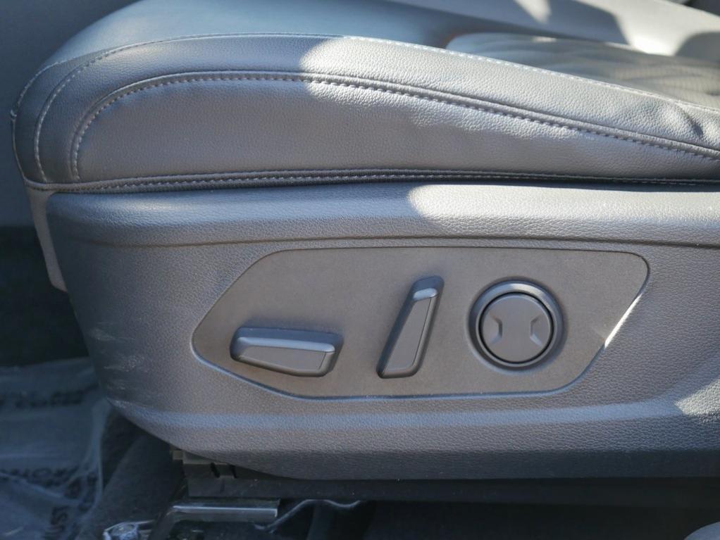 used 2023 Kia Sportage Plug-In Hybrid car, priced at $27,400