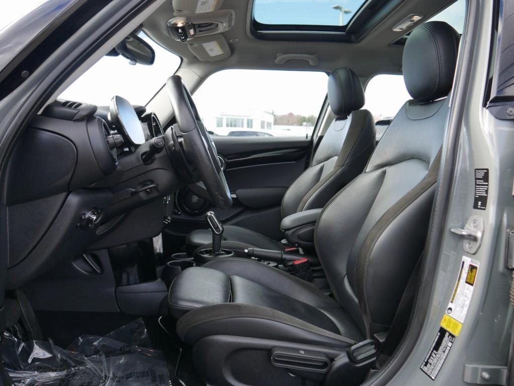 used 2022 MINI Hardtop car, priced at $24,200