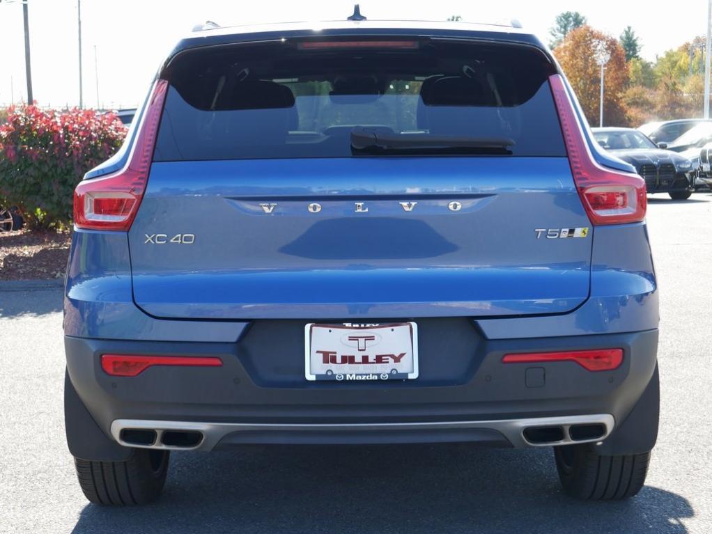 used 2019 Volvo XC40 car, priced at $22,300